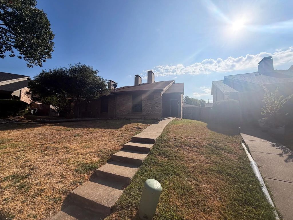 615 Lost Springs Court C, Arlington