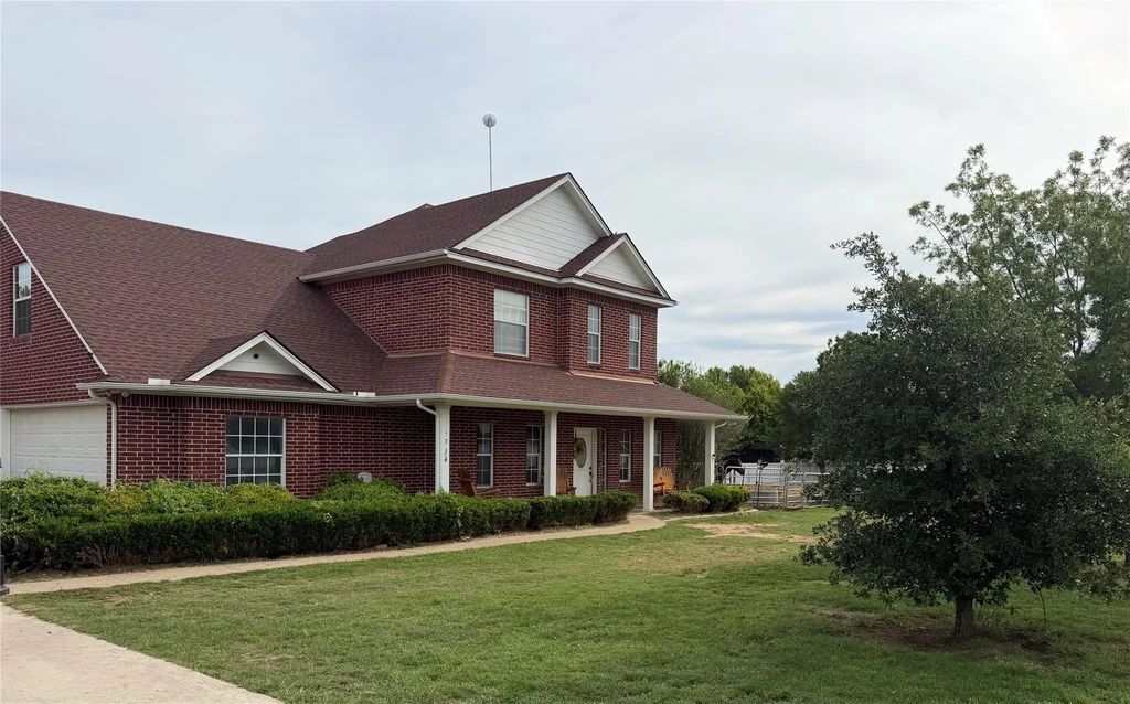 103 Tusk Court, Weatherford