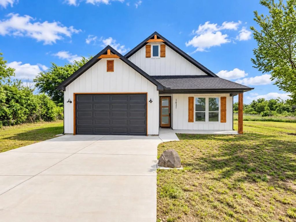 1621 County Road 4764, Boyd