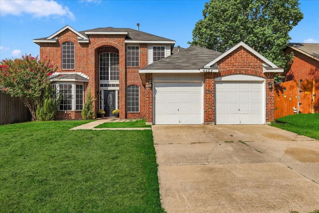 4323 Briar Hill Drive, Grand Prairie