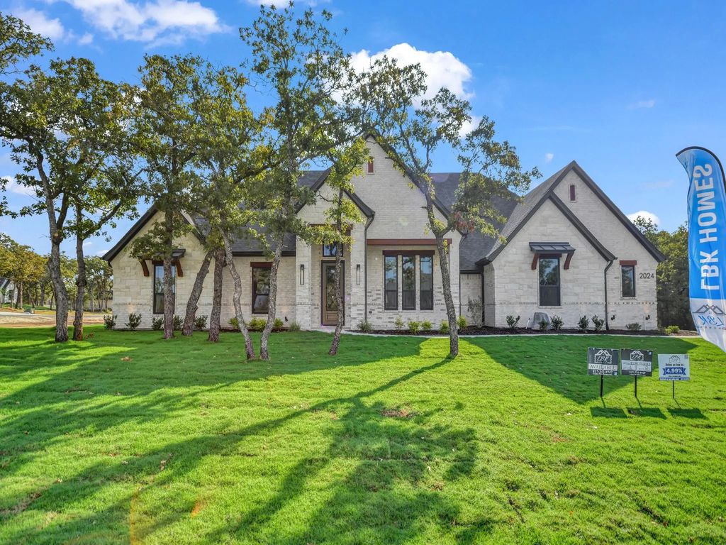 2024 Forest Bridge Drive, Azle