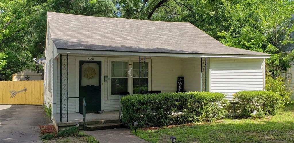 1520 Woodlawn Avenue, Corsicana