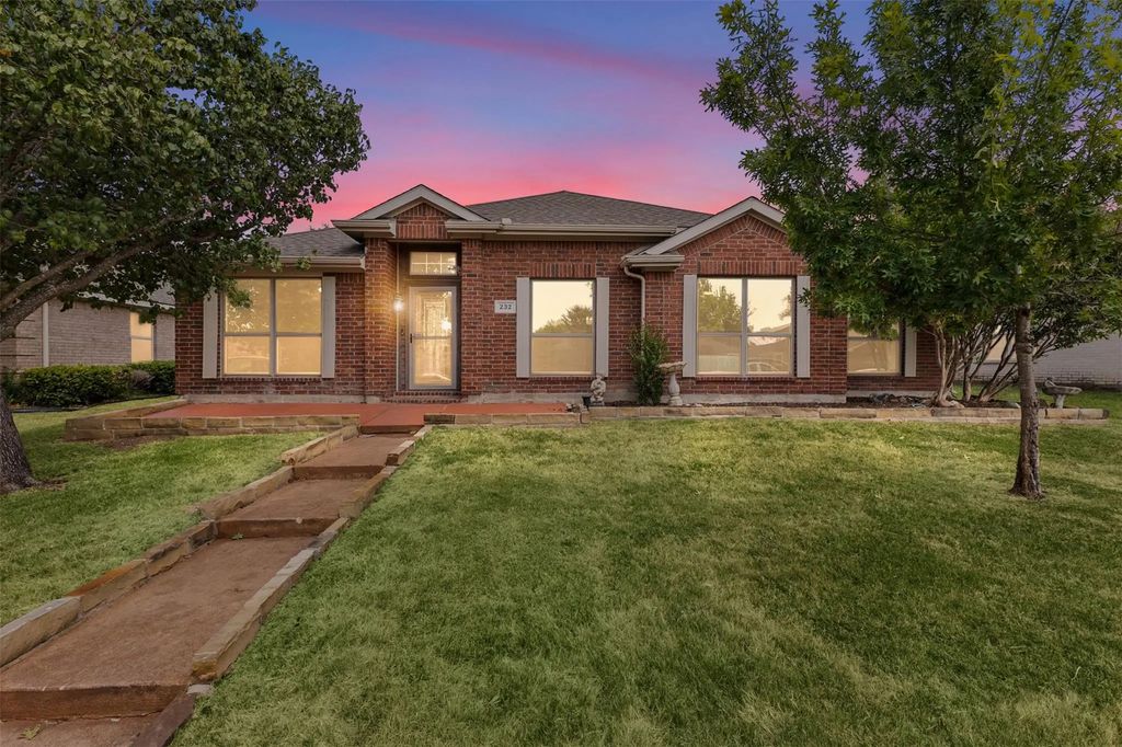 232 Laramie Lane, DeSoto