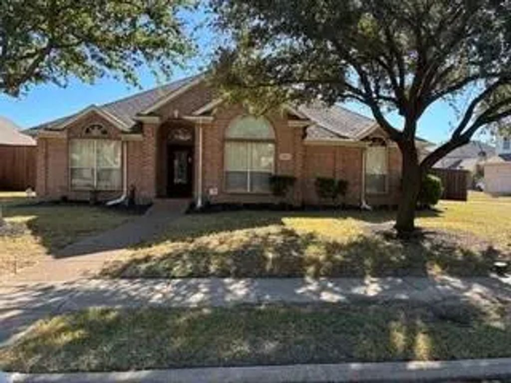 1309 Bradbury Drive, Carrollton