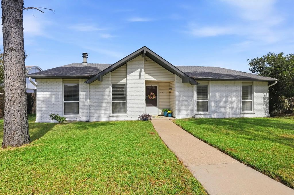 5720 Truitt Street, The Colony