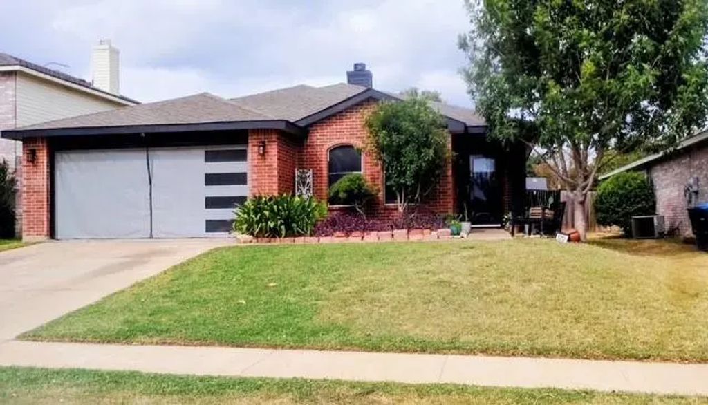 5213 Prestwick Drive, Fort Worth