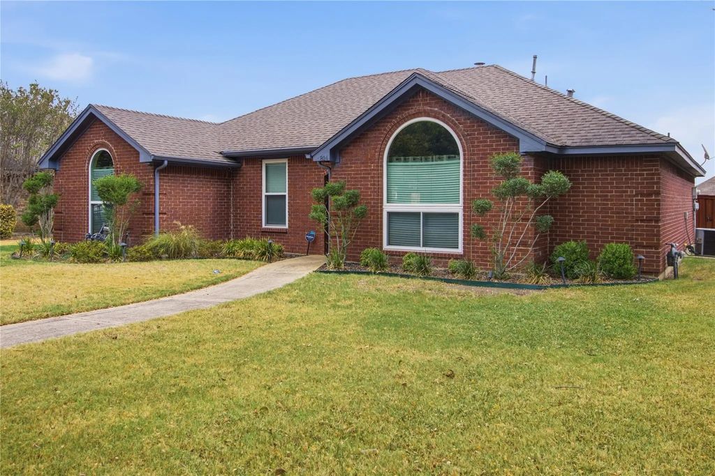 814 Rawlins Drive, Lancaster
