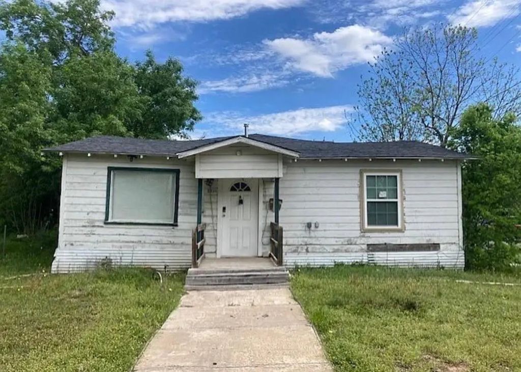 2434 S 9th Street, Waco