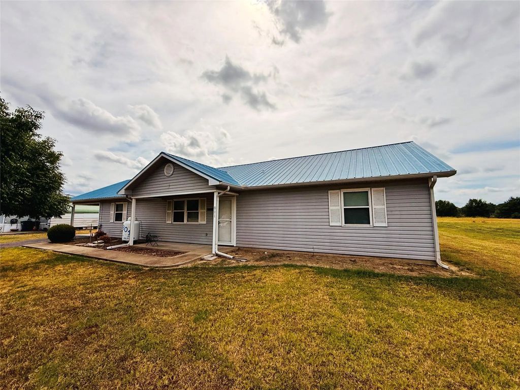 801 County Road 1895, Yantis