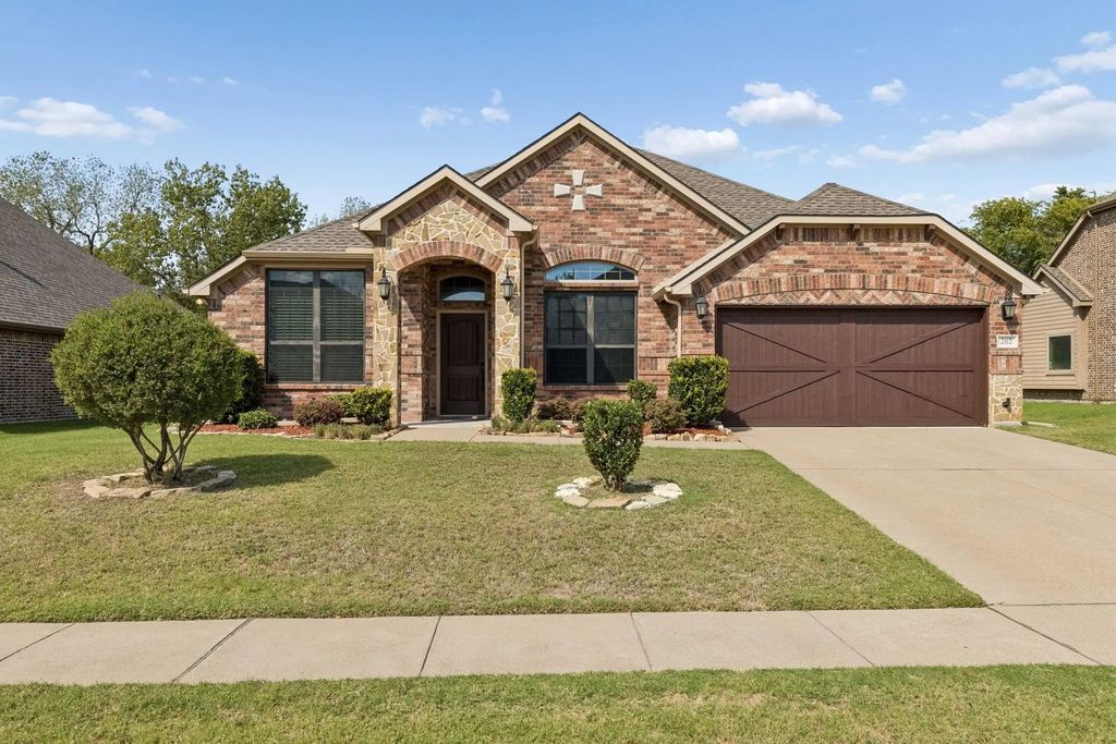 202 Champion Drive, Wylie
