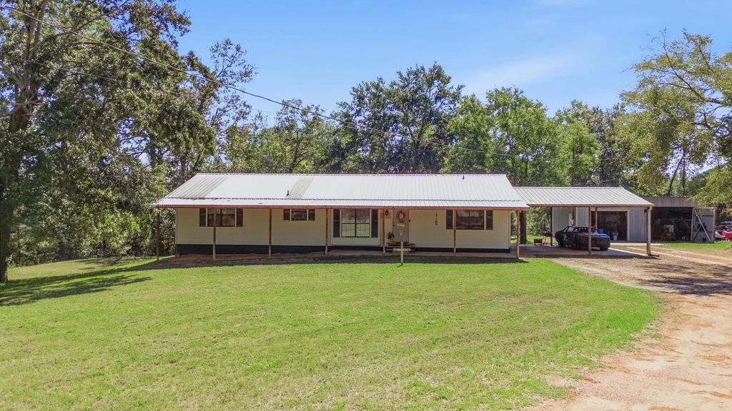 16730 E Fm 16, Winona