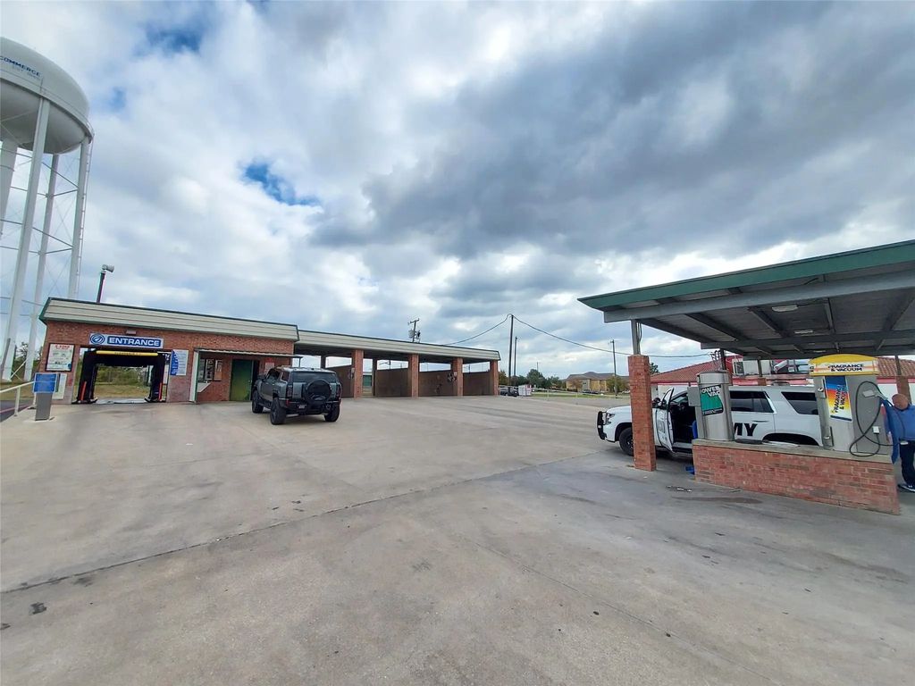 2553 Mangum Street, Commerce