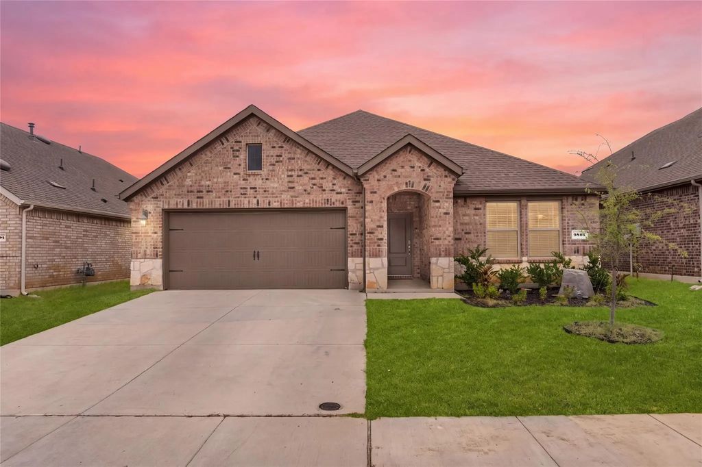 9805 Quail Pointe Road, Aubrey