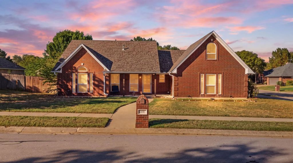 506 Amy Jo Circle, Aubrey