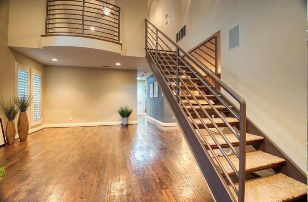 4970 Thunder Road, Dallas