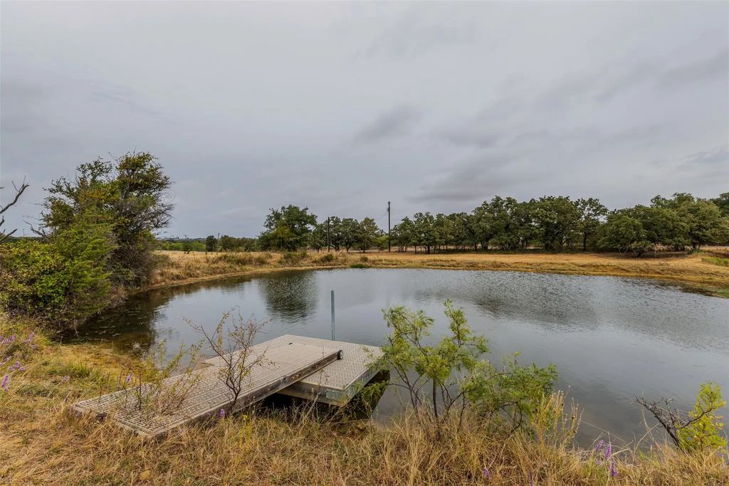 2531 Fm 2075, Graham