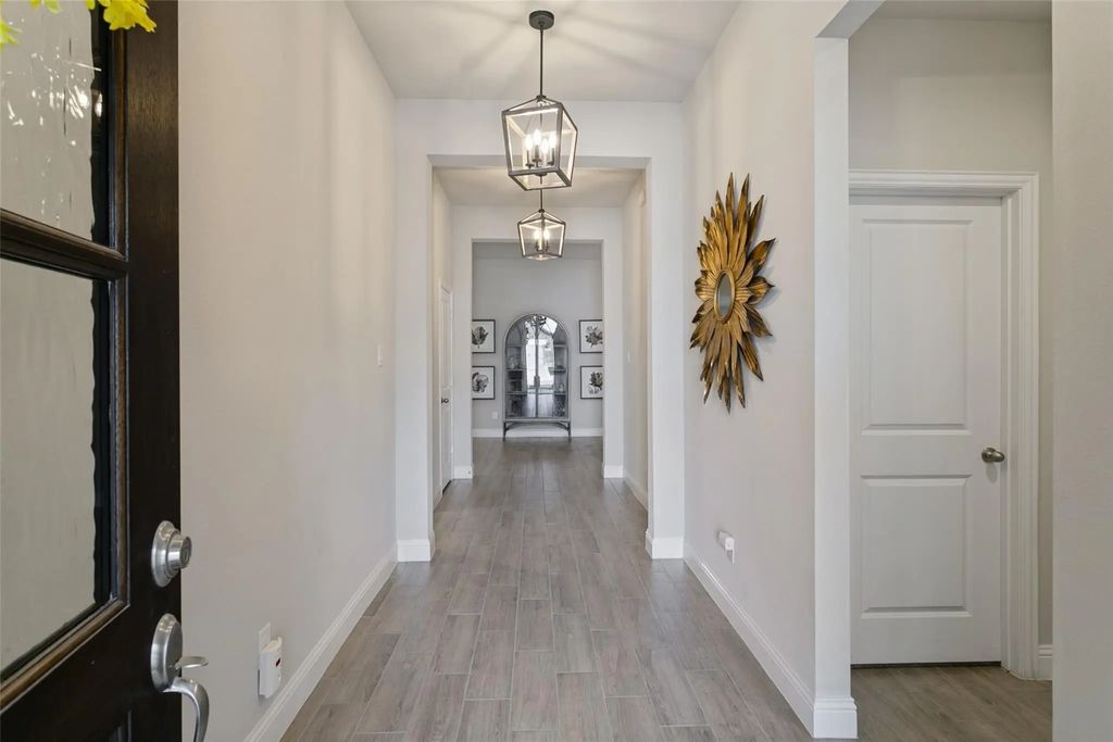 5924 Pine River Lane, Fort Worth