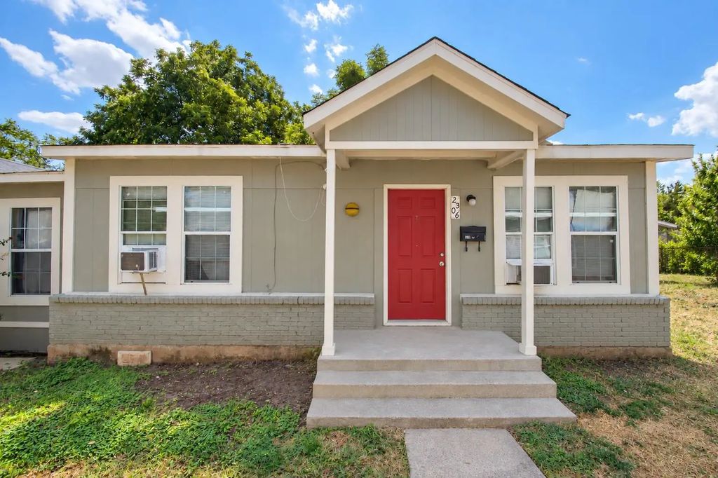 2306 Ross Avenue 100, Fort Worth