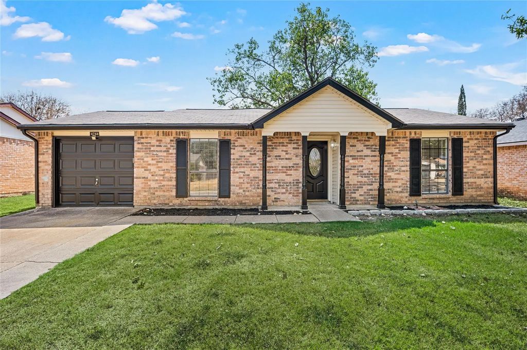 4744 China Rose Drive, Fort Worth