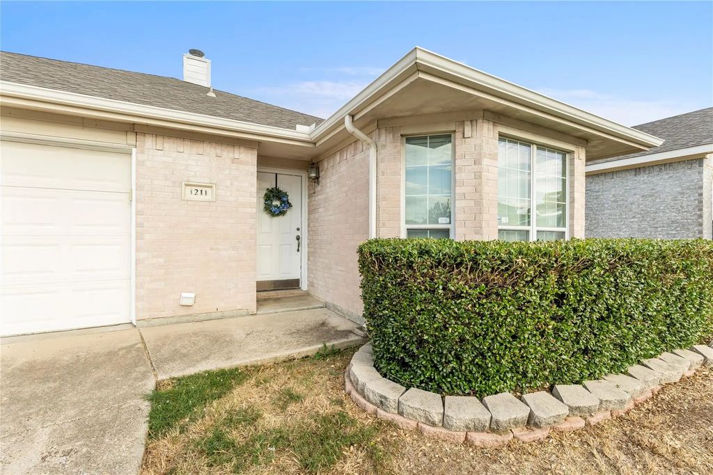 1211 Varacruz Drive, Arlington