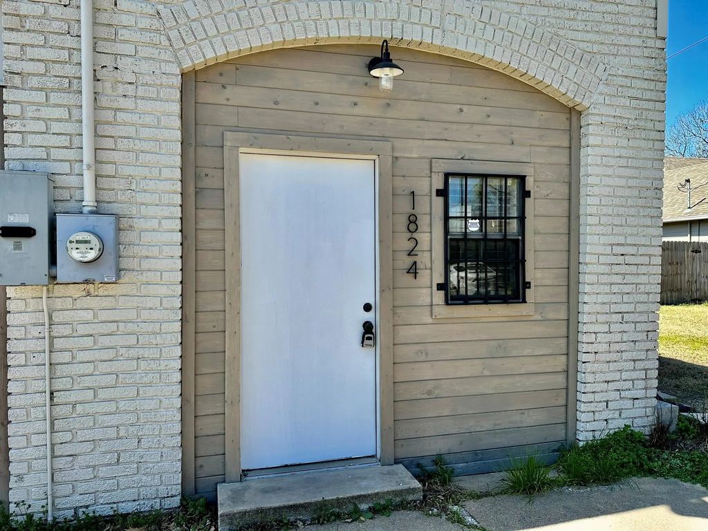 1824 S Walnut Street, Sherman