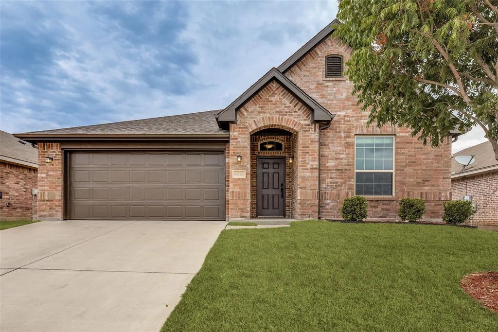 6516 Chalk River Drive, Fort Worth