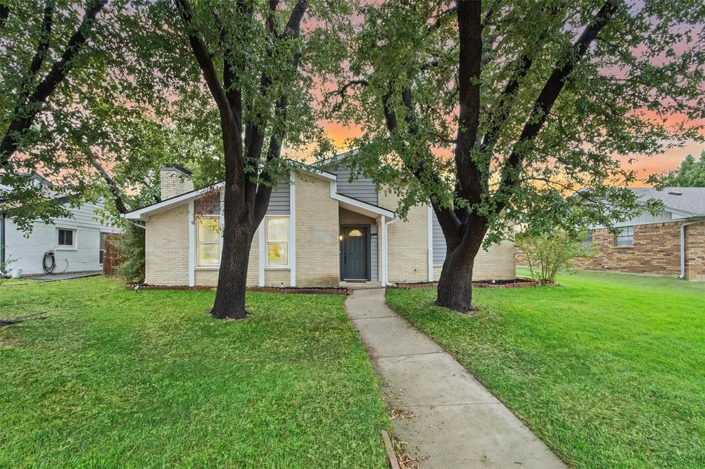 1882 Hillcrest Drive, Lewisville