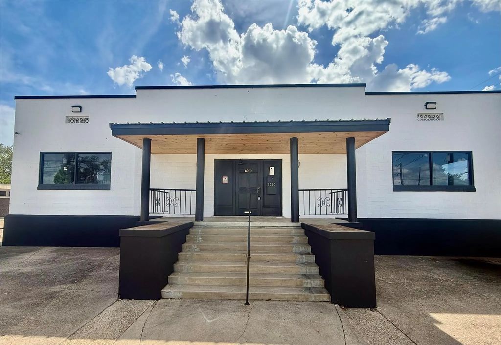 1600 Barksdale Boulevard 100, Bossier City