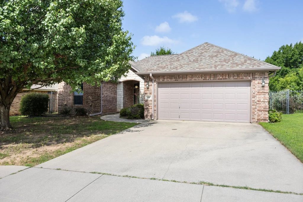 304 Jade Lane, Weatherford