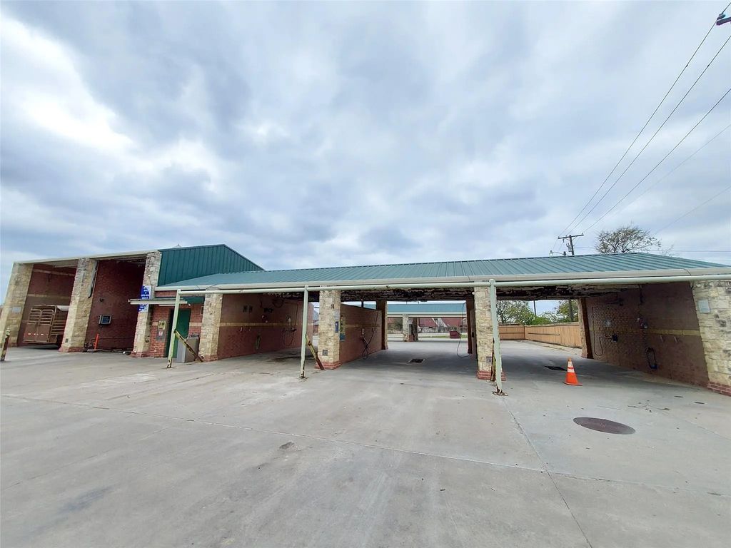 320 N Santa Fe Street, Wolfe City