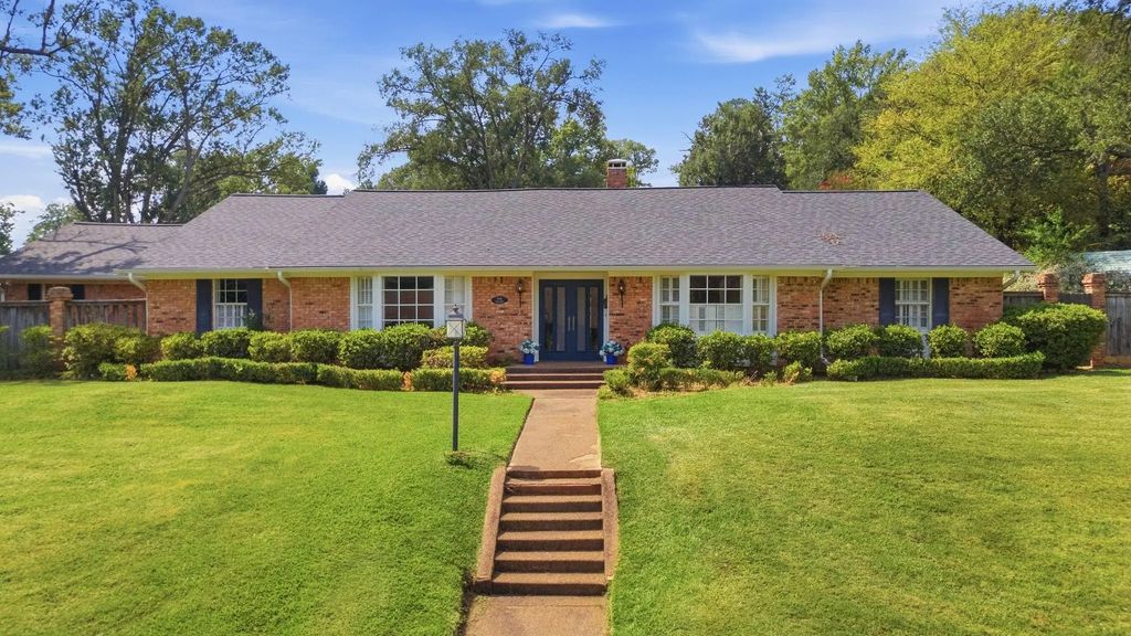 2725 Pecan Drive, Tyler