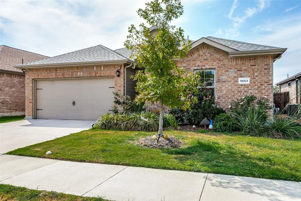 9653 Calhoun Falls Drive, Fort Worth