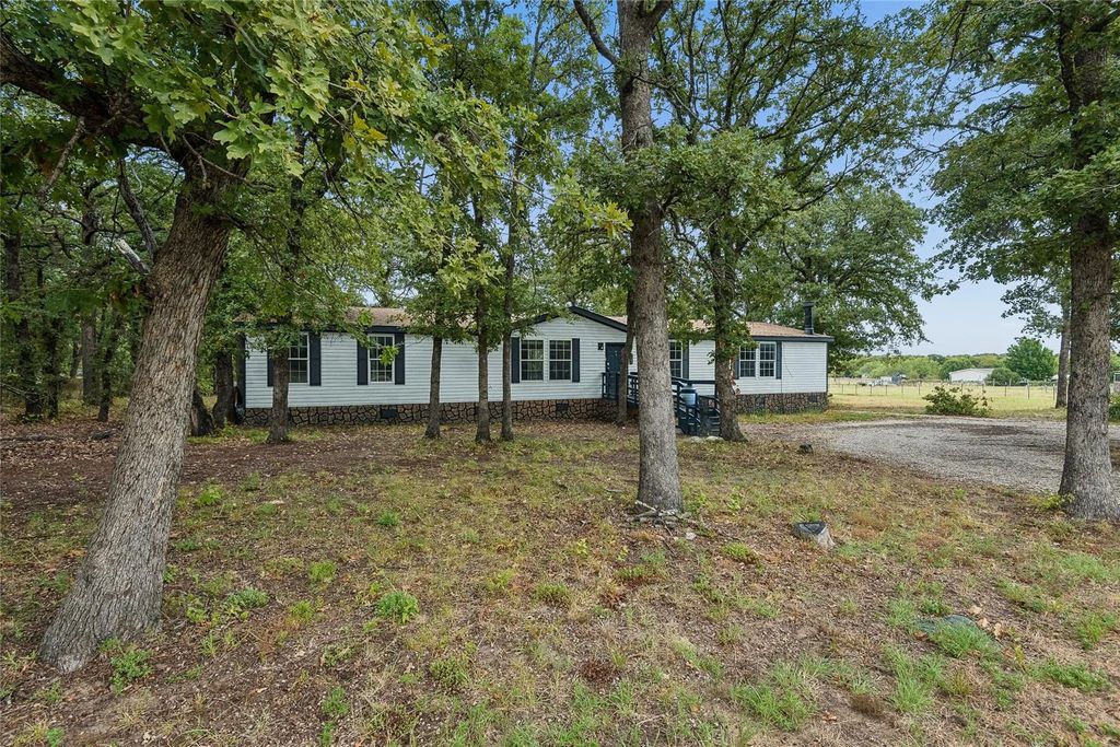 104 Arunda Court, Weatherford