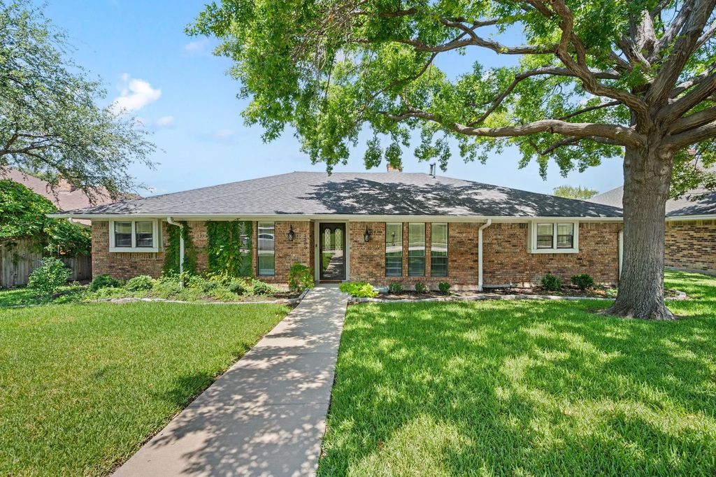 1305 Tierra Calle, Carrollton