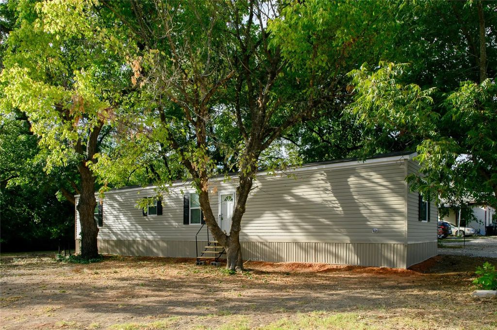 316 S Main Street, Sadler