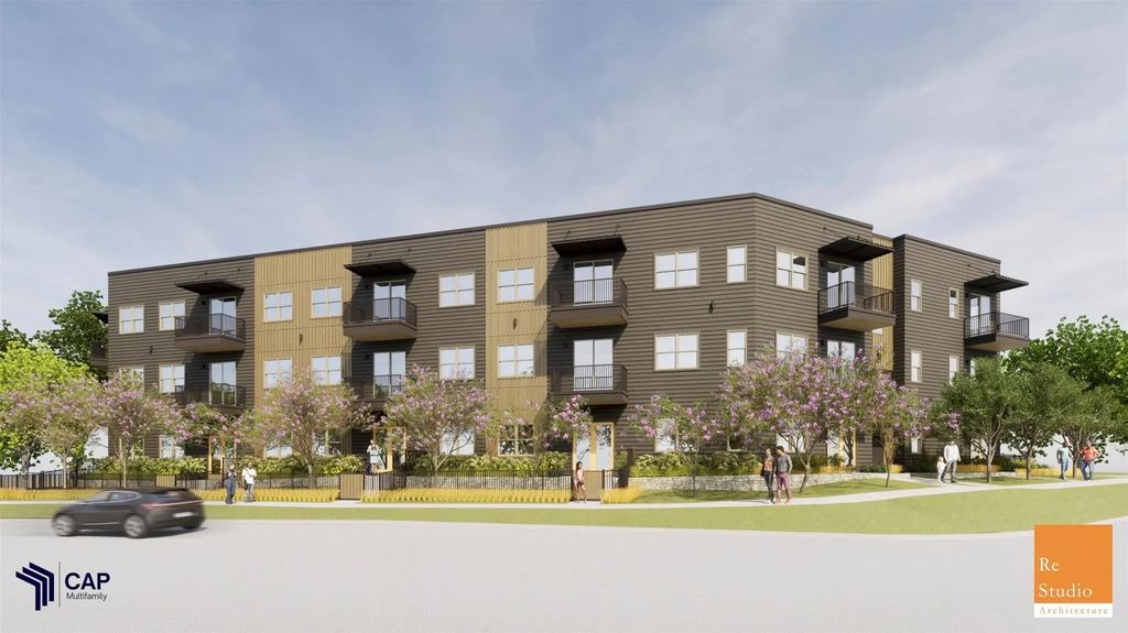935 E Clarendon Drive, Dallas