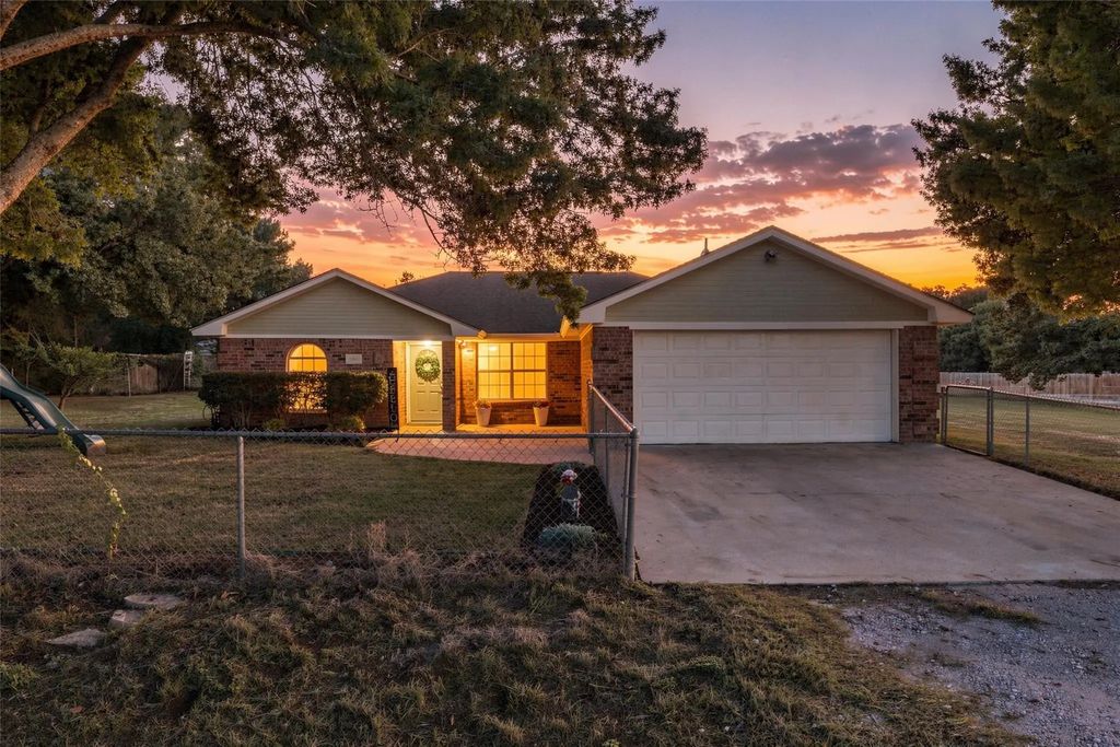 304 Sage Trail, Springtown