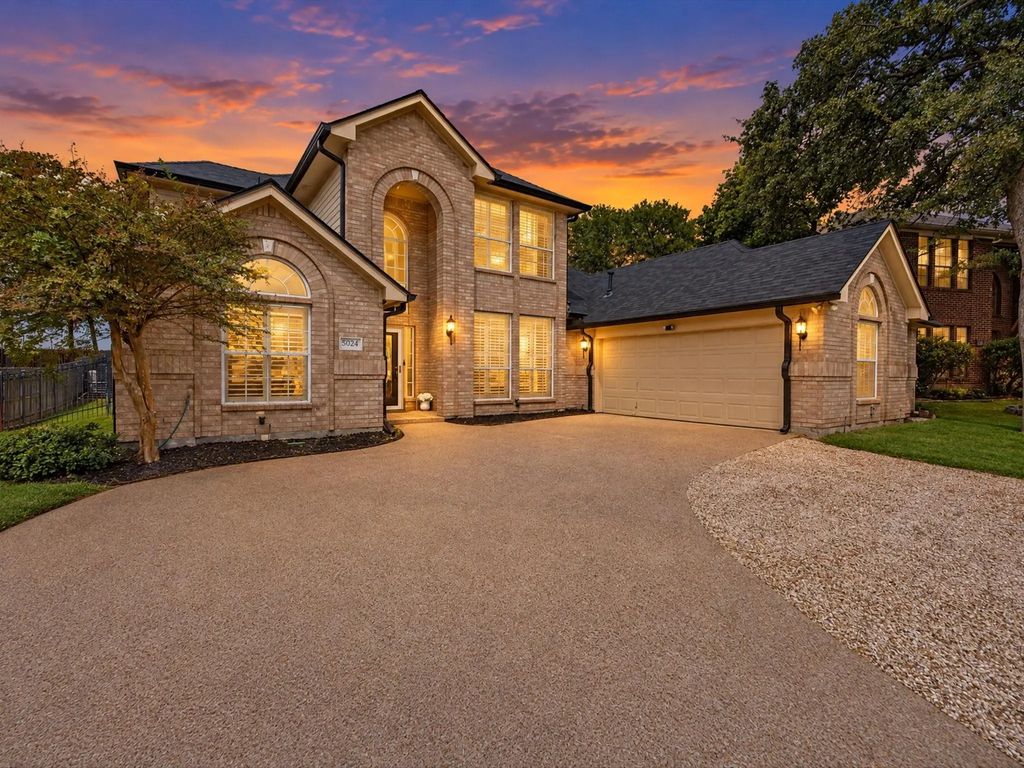 5024 Pointclear Court, Arlington