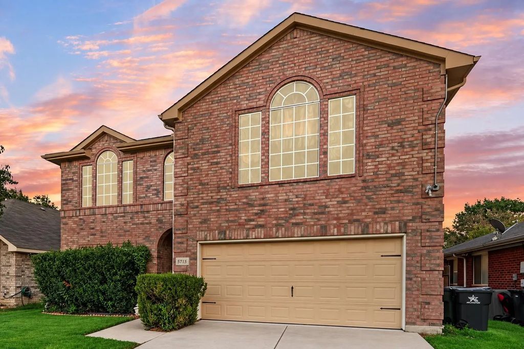 5715 Creekhollow Drive, Arlington