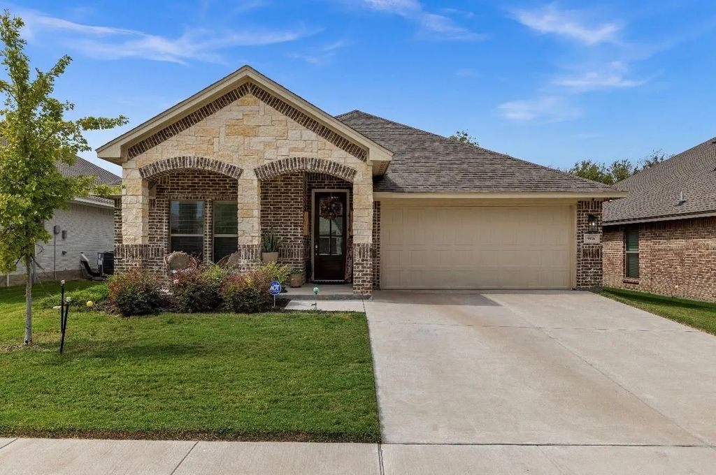 9936 Mescalbean Boulevard, Fort Worth