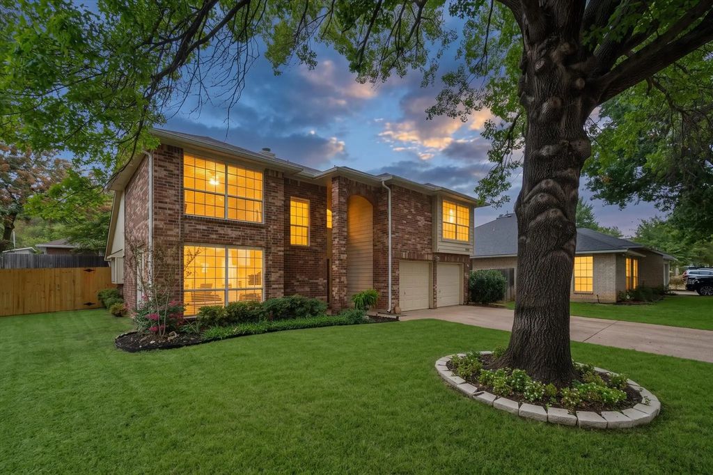 7025 Escondido Drive, Arlington