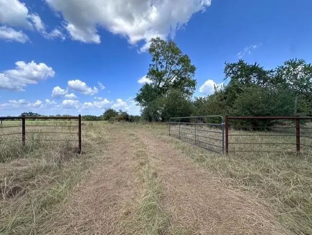 An County Road 437, Frankston