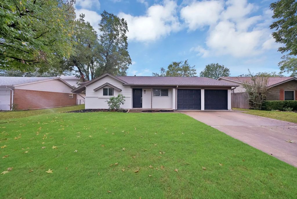 3206 Griffiths Drive, Irving