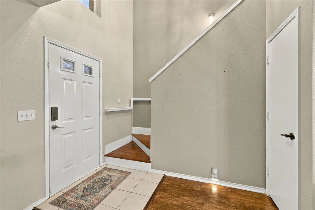 1424 Autumncrest Drive, Arlington