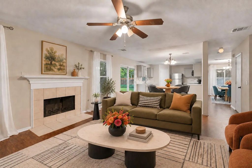 1424 Autumncrest Drive, Arlington