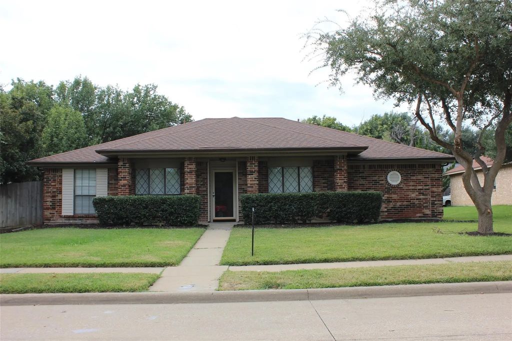 824 Shannon Drive, Plano