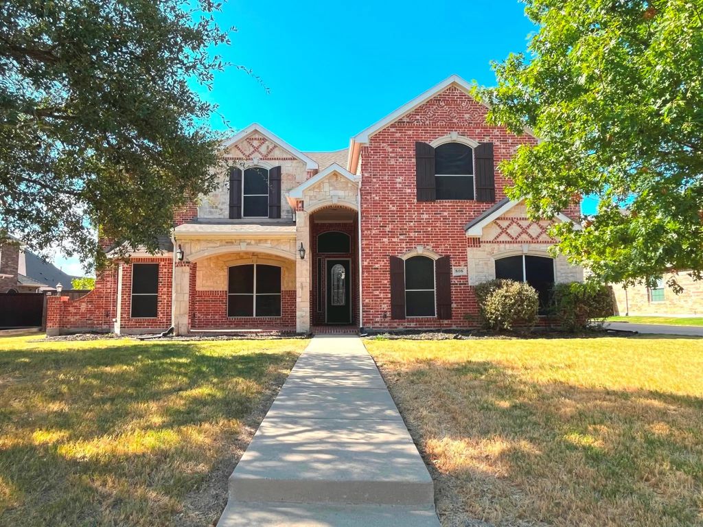 808 Wren Court, Forney