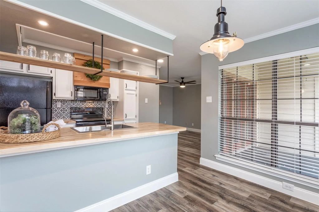 16301 Ledgemont Lane 283, Addison