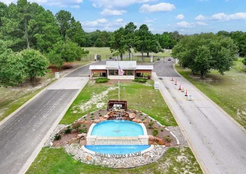 8300 Trophy Point, Larue