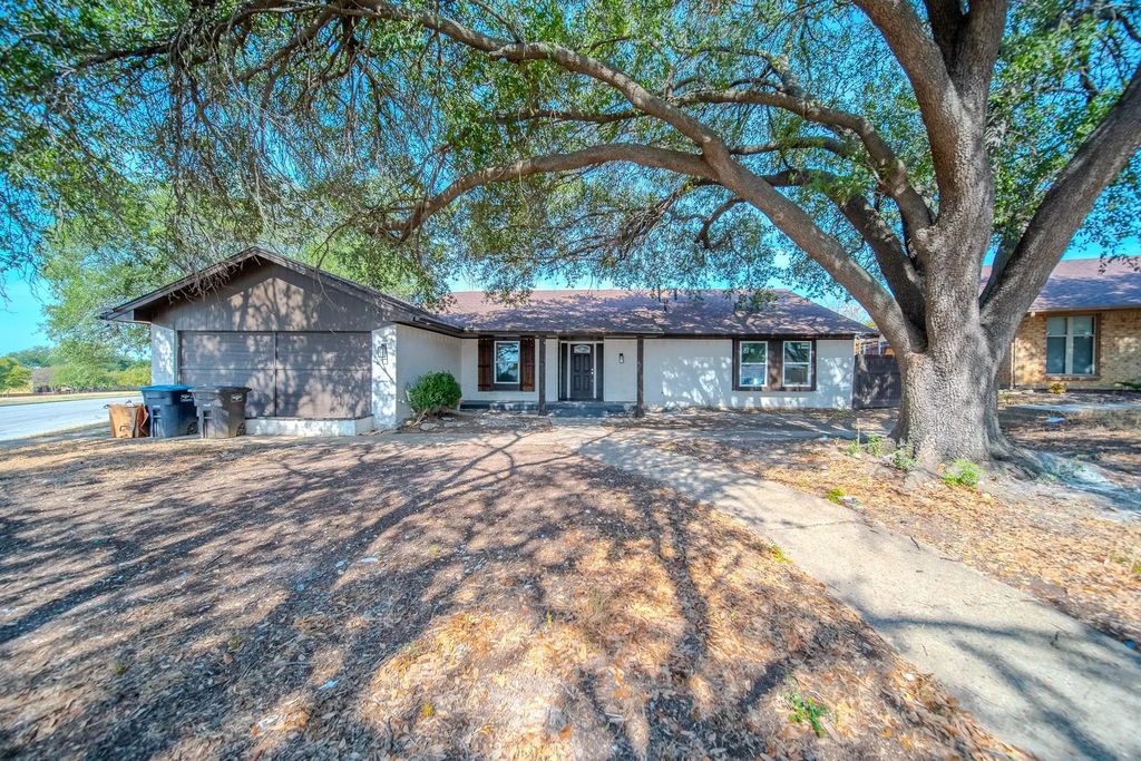 8820 S Normandale Street, Fort Worth